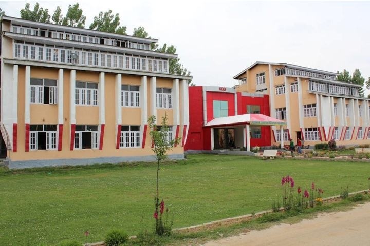 https://cache.careers360.mobi/media/colleges/social-media/media-gallery/9418/2018/12/5/Campus view of Kashmir Creative Education Foundation Pulwama_Campus-view.jpg